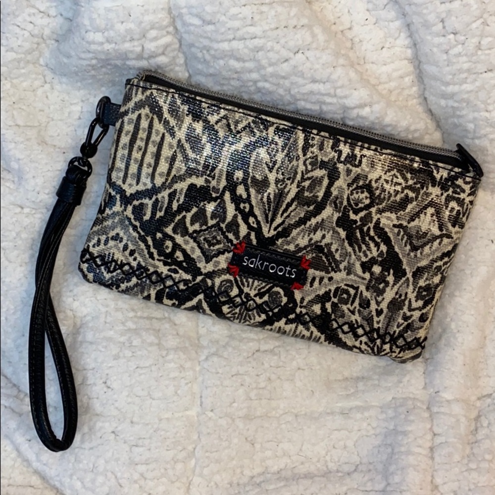 Wallet Clutch w/ Portable Charger